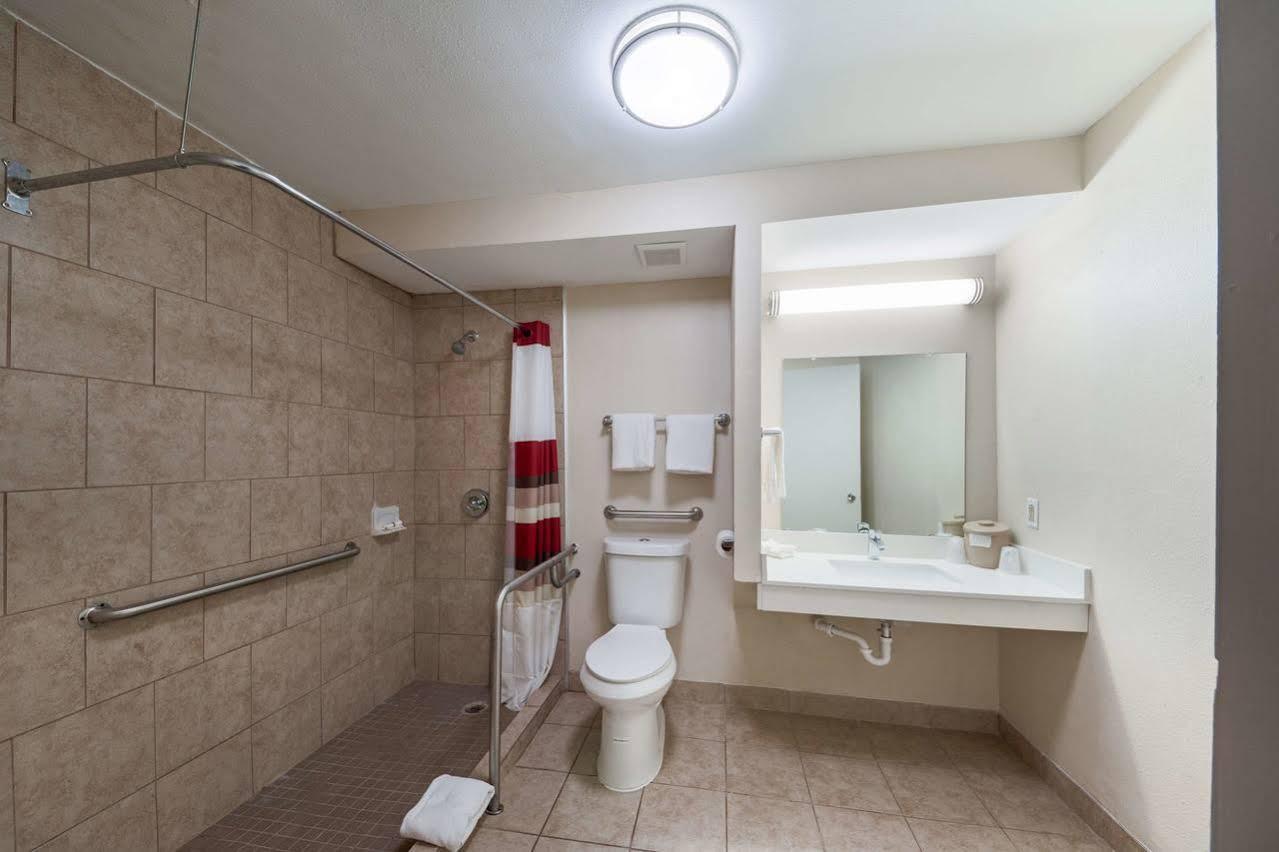 Motel 6 San Antonio Tx I 35 North Corridor المظهر الخارجي الصورة